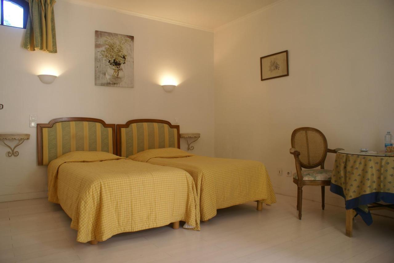 Hostellerie Du Chateau De L'Isle La Croix-en-Touraine Zewnętrze zdjęcie