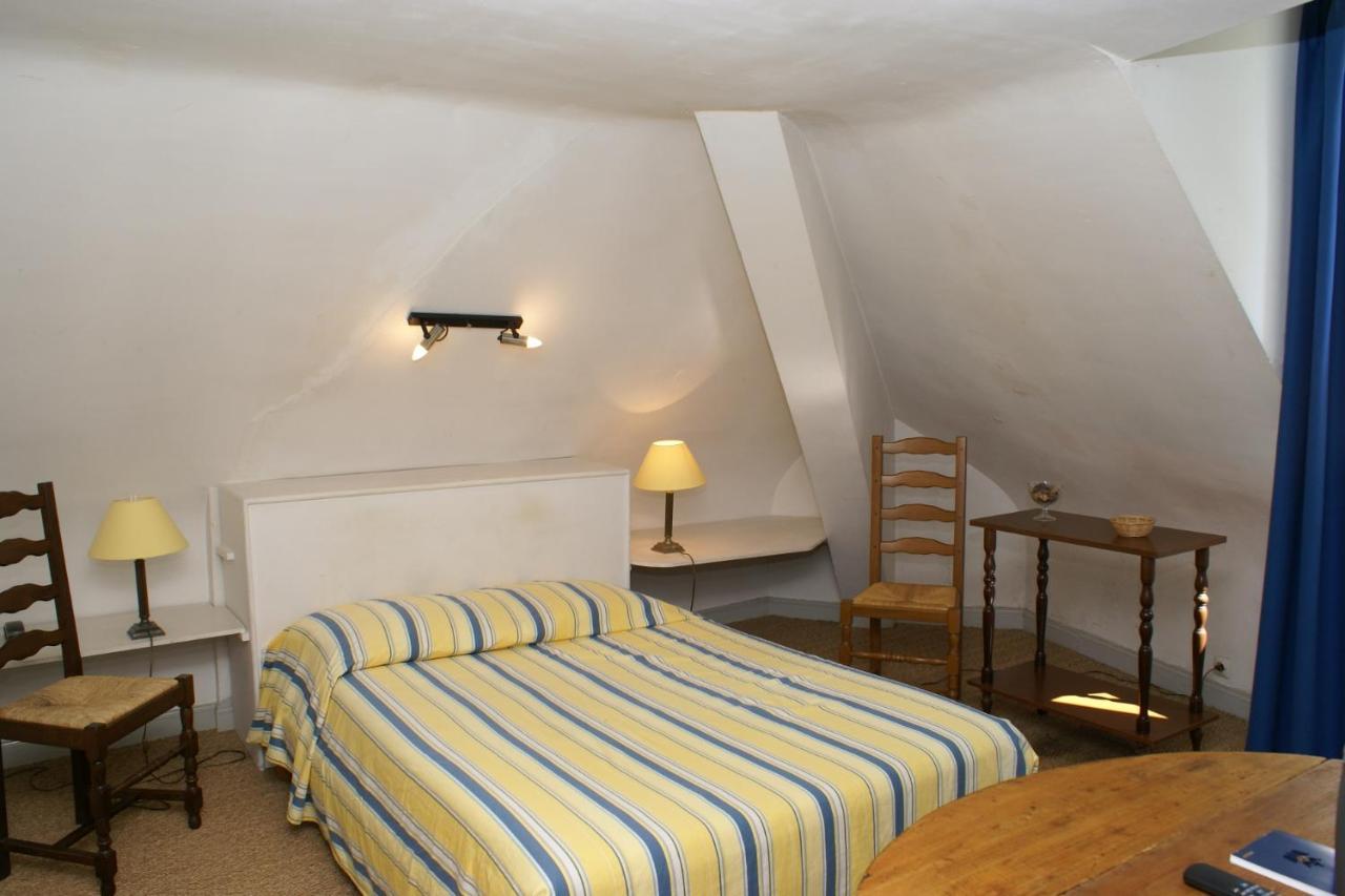 Hostellerie Du Chateau De L'Isle La Croix-en-Touraine Zewnętrze zdjęcie